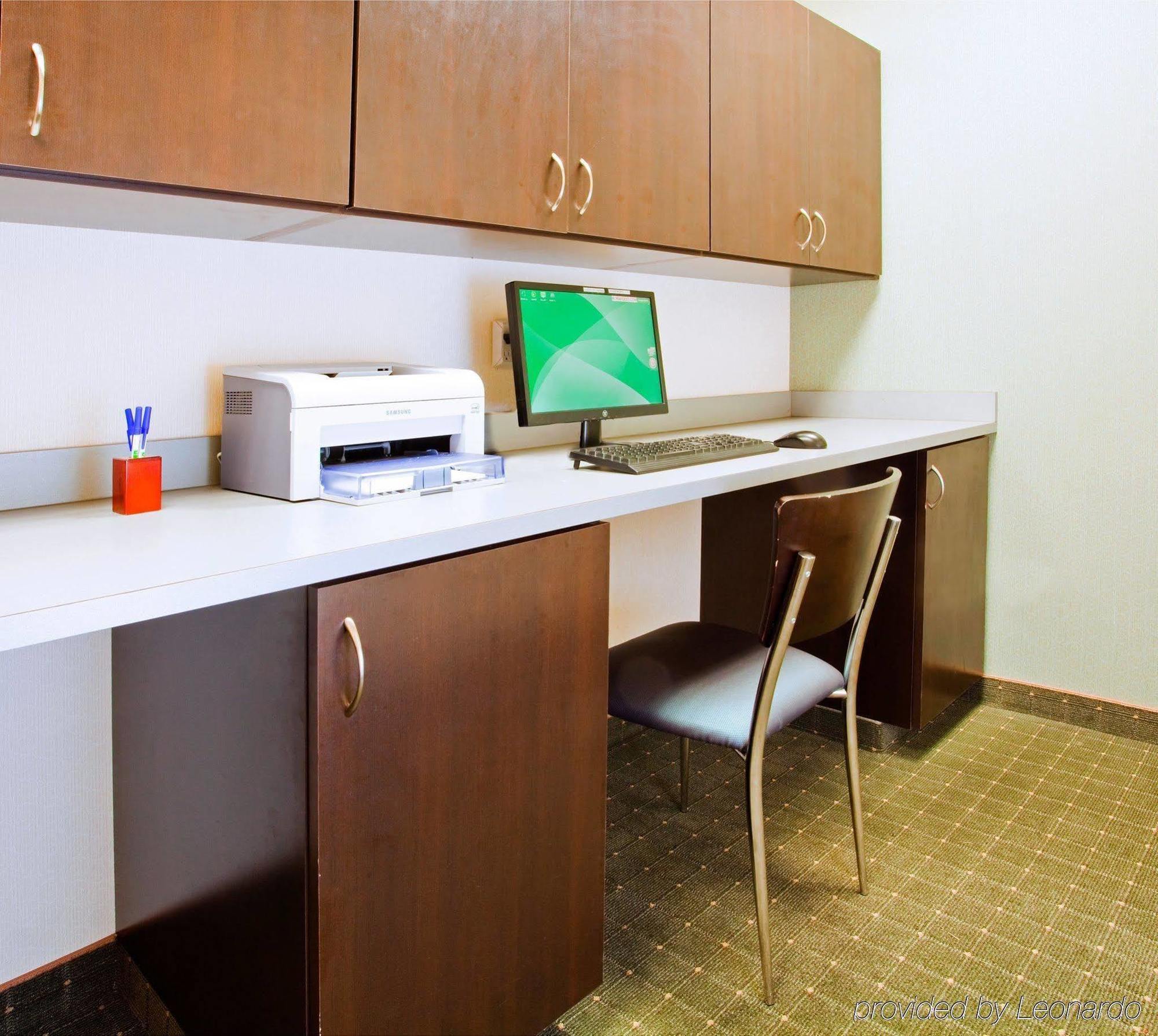 Holiday Inn Express Hotel & Suites Greensboro-East By Ihg Luaran gambar