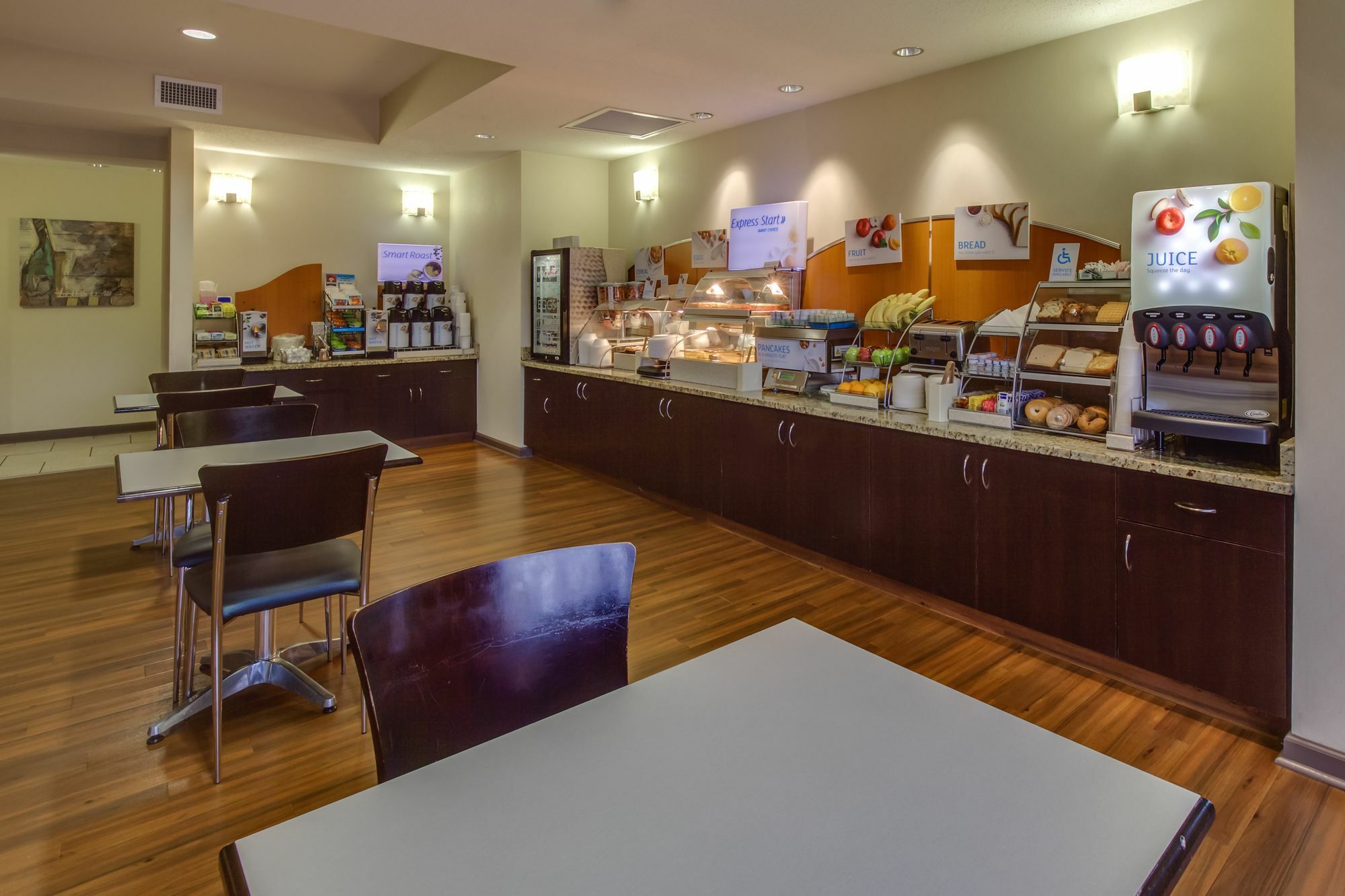 Holiday Inn Express Hotel & Suites Greensboro-East By Ihg Luaran gambar